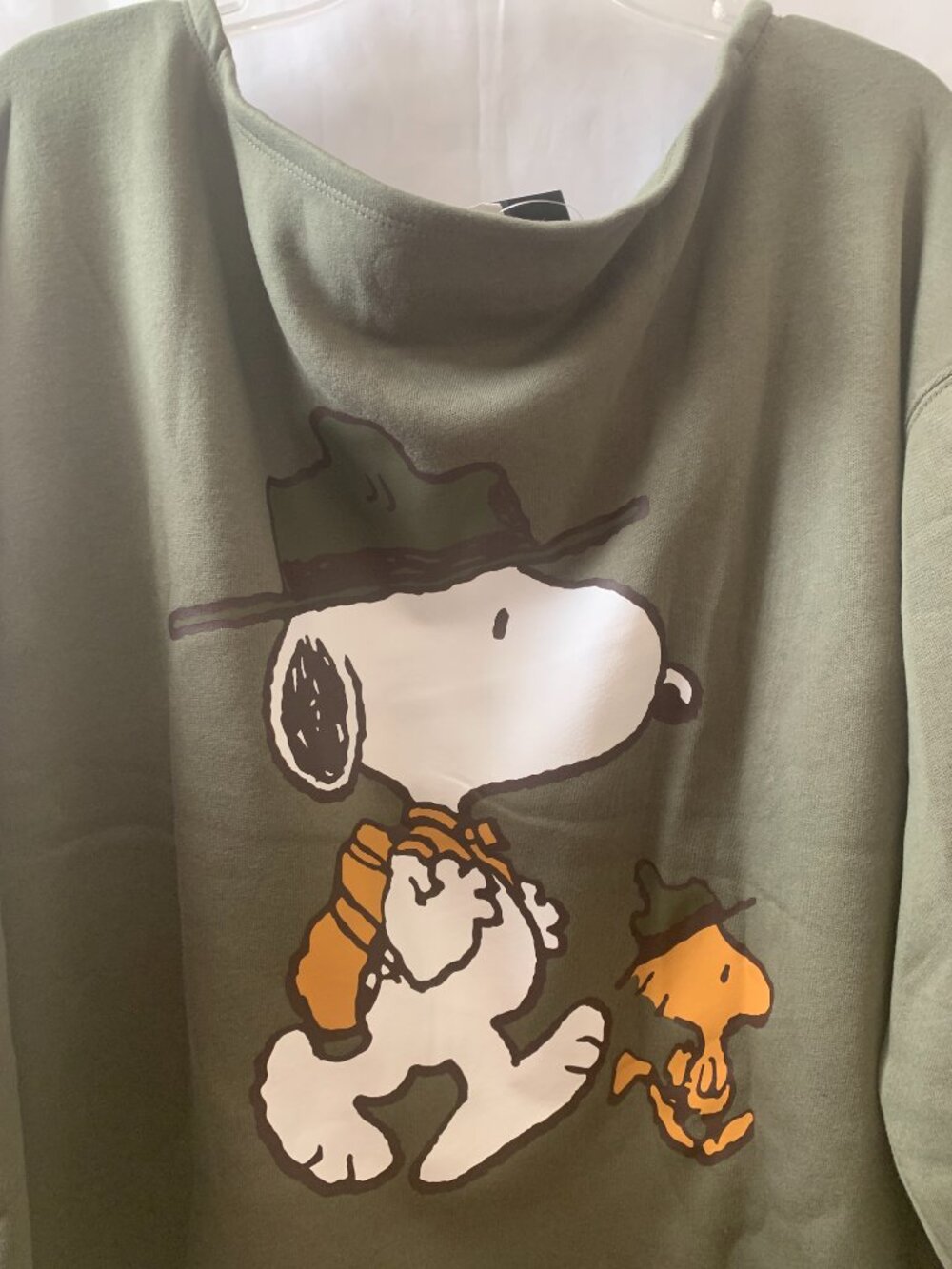 PEANUTS Snoopy & Woodstock Happy Camper Off the Shoulder Sweater Sz MEDIUM - Picture 4 of 4